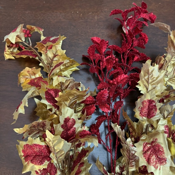 Holiday Elegance Christmas Glitter Holly Leaves Artificial Red and Gold NWT - Picture 3 of 7